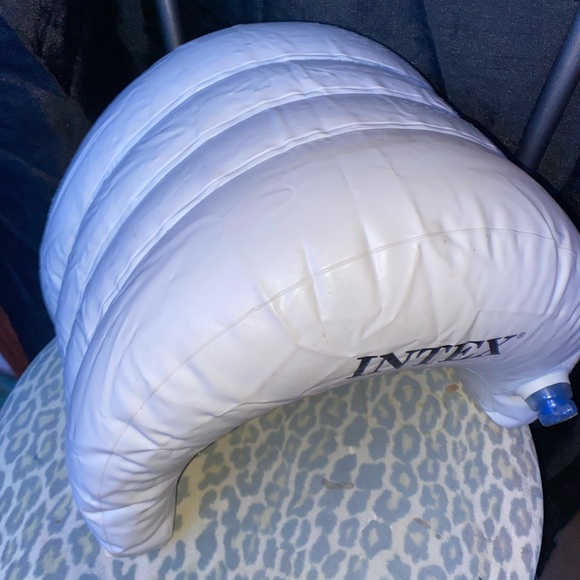Intex White Inflatable Neck Pillow - Picture 3 of 4